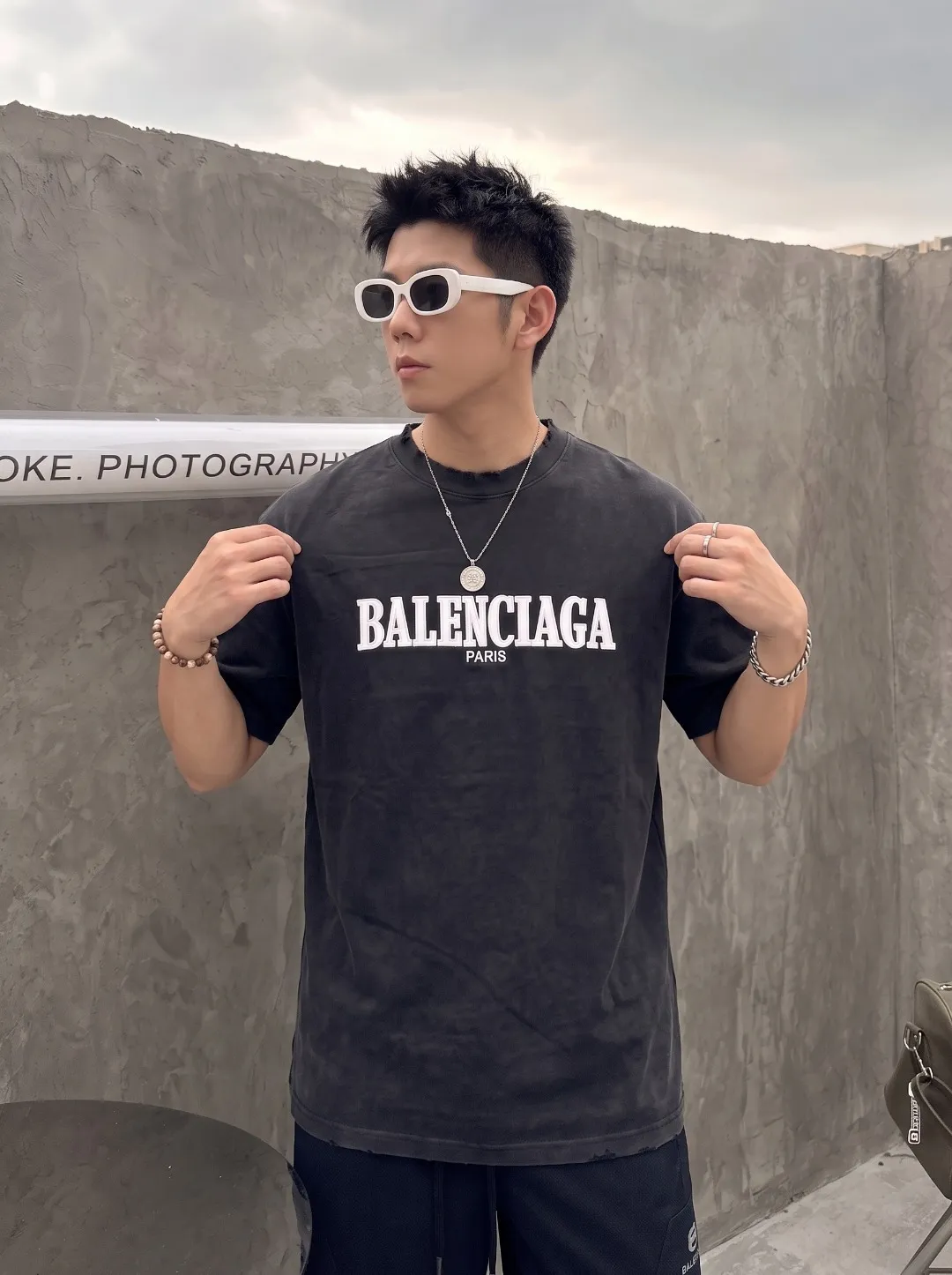 P100✨🔥 [BALENCIAGA] 2026FW short-sleeved T-shirt Premium 26s double yarn 300g fabric embroidery fraying process Color: Black White Red Size: S M L XL 2XL